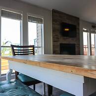 Come Stay - and Sail Away - at This Lovely Canal Home