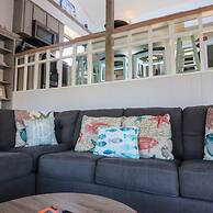 Come Stay - and Sail Away - at This Lovely Canal Home