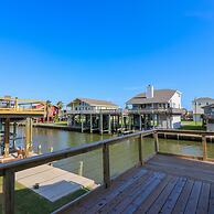 Come Stay - and Sail Away - at This Lovely Canal Home