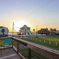 Come Stay - and Sail Away - at This Lovely Canal Home