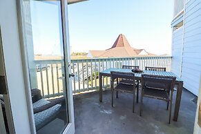 Easy Beach Access Charming Beachside Condo