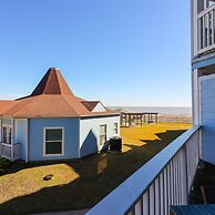 Easy Beach Access Charming Beachside Condo