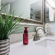 Easy Beach Access Charming Beachside Condo