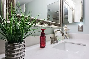 Easy Beach Access Charming Beachside Condo