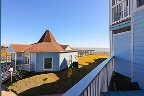 Easy Beach Access Charming Beachside Condo