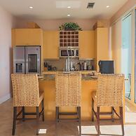 Western Waves Dreamy Diamond Beach Condo - Mind-blowing Views Amenitie