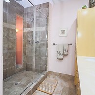 Western Waves Dreamy Diamond Beach Condo - Mind-blowing Views Amenitie