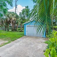 Uptown Cottage 2 Minutes to The Strand and Utmb