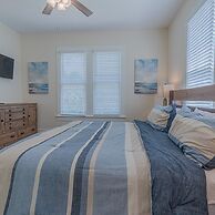 Uptown Cottage 2 Minutes to The Strand and Utmb