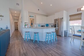 The Coast is Clear Great Home By Beach Bay