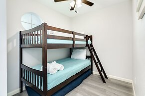 Seaside and Breezy Condo at the Victorian