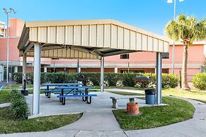 Seaside and Breezy Condo at the Victorian