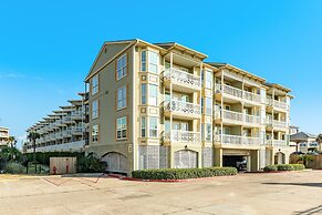 Seaside and Breezy Condo at the Victorian