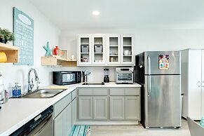 Seaside and Breezy Condo at the Victorian