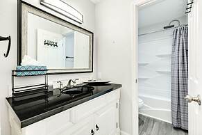 Seaside and Breezy Condo at the Victorian