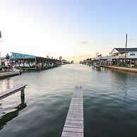 In-home Bar Lounge and Arcade Stay Entertained at The Sea Shed