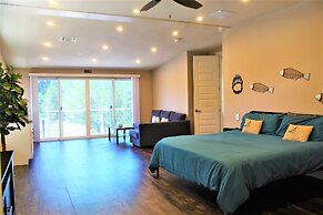 The Escape -family Friendly Close to Fiesta Texas