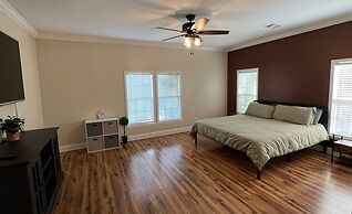 The Den - Family Friendly Close to Fiesta Texas
