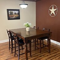 The Den - Family Friendly Close to Fiesta Texas