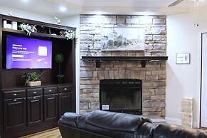 The Den - Family Friendly Close to Fiesta Texas