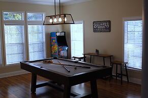 The Den - Family Friendly Close to Fiesta Texas