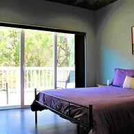 The Rustic Inn- Family Friendly Near Fiesta Texas