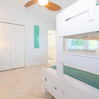 Clean Spacious Waterfront 2bd 2ba Sleeps 8