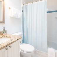 Clean Spacious Waterfront 2bd 2ba Sleeps 8