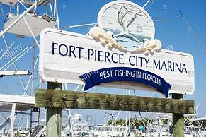 Fort Pierce - 2BD 2BA Tropical Surfside Retreat