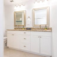 Fort Pierce - 2BD 2BA Tropical Surfside Retreat