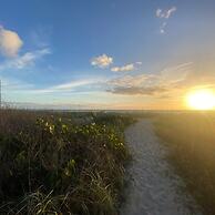 Fort Pierce - 2BD 2BA Tropical Surfside Retreat