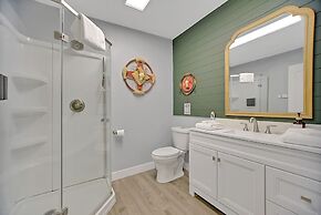 Grand Canyon Adventure Base 4BR Home With Games