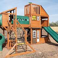 Grand Canyon Adventure Base 4BR Home With Games