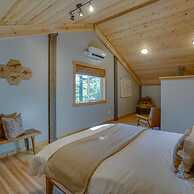 Jurassic Themed Adventure 4BR Home With Hot Tub