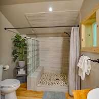 Jurassic Themed Adventure 4BR Home With Hot Tub