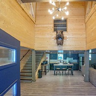 Jurassic Themed Adventure 4BR Home With Hot Tub