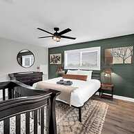 Spacious 4BR Home Near Grand Canyon Sleeps 10