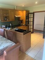 Captivating 5-bed Cottage With Private hot tub