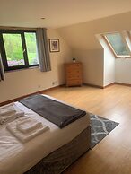 Captivating 5-bed Cottage With Private hot tub