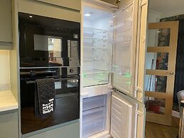 Beautiful 3-bed House in Bedford