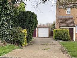 Beautiful 3-bed House in Bedford