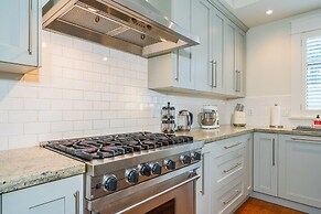 Fresh & Enchanting Oasis in Vancouver