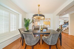 Fresh & Enchanting Oasis in Vancouver