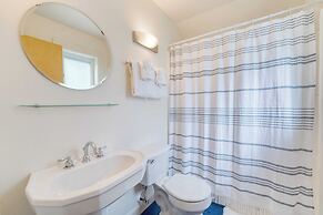 Lolis Place by Avantstay Walk to the Beach + Private Hot Tub