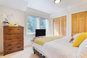 Lolis Place by Avantstay Walk to the Beach + Private Hot Tub