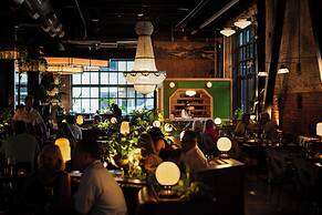 Hotel Herringbone