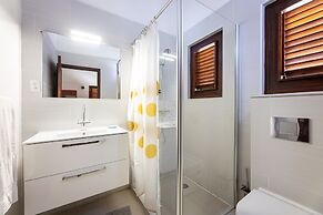 Villa Milonga - Beautiful Villa With Pool Near the Beach