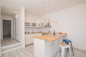 I Fari 95 600mt From The Beach