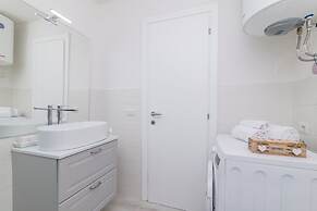 I Fari 95 600mt From The Beach