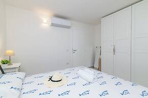 I Fari 95 600mt From The Beach